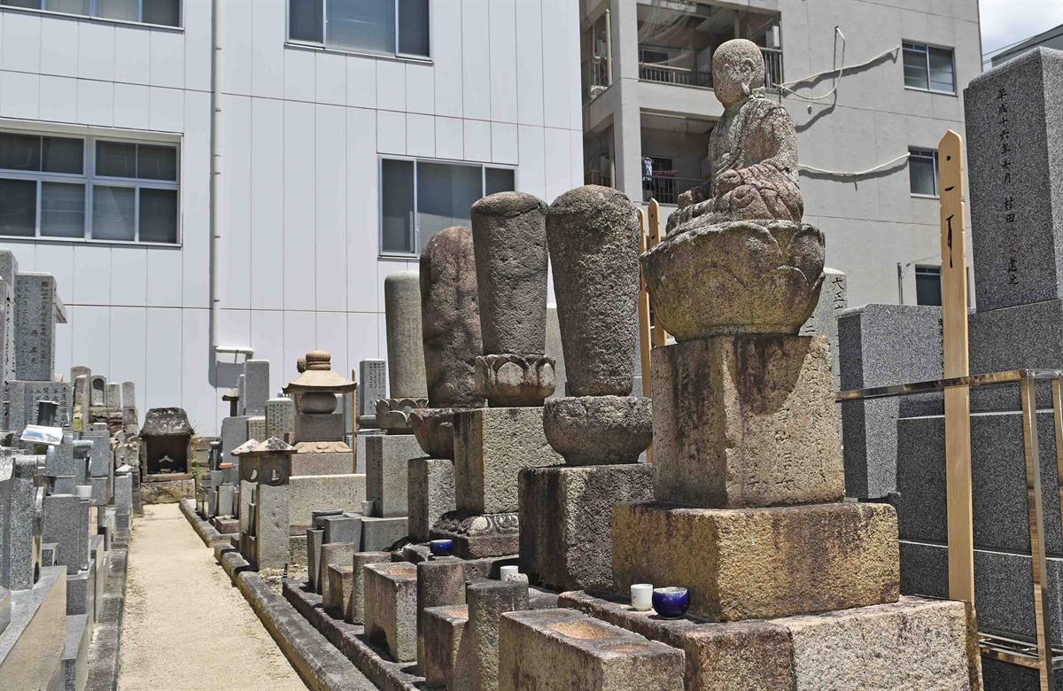 Temple cemetery